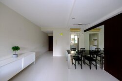 The Esparis (D18), Condominium #490643351